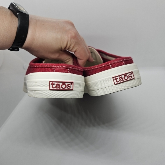 Taos EZ Soul red canvas slip on sneaker mules size 9.5 - Picture 4 of 10